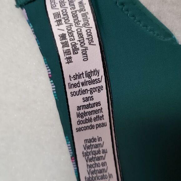 VICTORIA'S Secret Lightly Lined Wireless T-shirt Bra Green Pink Plaid Spell Out - Picture 11 of 12